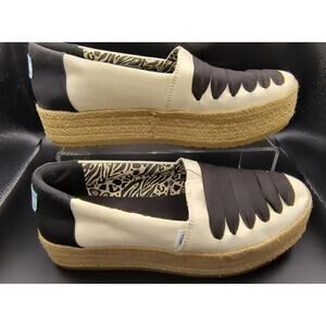 TOMS Slip-On Espadrille platforms - Cream and Black - Size 8M